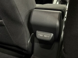 Volkswagen POLO 1.0 TSI Style Black Edition Business | Matrix LED | IQ.Light |CarPlay | Stoelverwarming | ACC | Camera | Trekhaak / 22