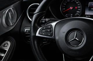 Mercedes-Benz C-klasse 180 AMG Night Edition | Panoramadak | Burmester | Memory | 360 Camera | Leder | LED | Sfeerverlichting | Stoelverwarming | 19" / 18