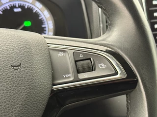 Skoda Karoq 1.5 TSI ACT Style | Automaat | Adaptive cruise | Stoelverwarming | CarPlay | Camera | Parkeersensoren / 17