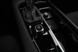 Volvo S90 2.0 T4 Momentum | CAMERA | VIRTUAL COCKPIT | CRUISE | APPLE CARPLAY | / 25