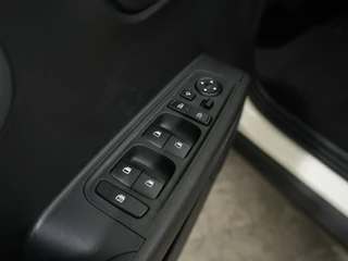 Hyundai Inster Pulse 49 kWh  | Climate Control | Cruise Adaptief | Keyless | Lichtmetalen velgen / 37
