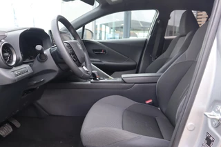 Toyota C-HR HYBRID 140 DYNAMIC ANDROID/APPLE AD-CRUISE PRIVACY-GLASS PARK-SENSOREN KEYLESS 18"LMV BLISS NL-AUTO / 18