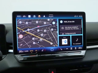 Volkswagen T-Roc 1.5 eTSI R-Line Elek. Trekhaak | Stuur-/stoelverwarming | Verlichte logo's / 32
