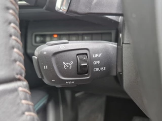 Peugeot 3008 1.6 HYbrid 180 Allure Pack Business | DEMO | Achteruitrijcamera | Parkeersensoren V+A | Cruise & Climate control | Navigatie / 15