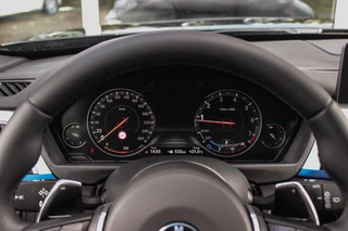 BMW 3-serie Touring 320i M Sport Edition | 2e eigenaar | NL auto | Camera | HiFi audio | Stoelverwarming | DAB | Head-up | Cruise control | LED | Park Assistant | PDC | Navigatie / 23