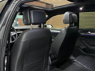 Volkswagen Passat Variant 2.0 TSI R-line Executive Business | VOL! | PANO | IQ.LIGHT | Dynaudio| Virtual | Leder | HuD | Trekhaak / 47