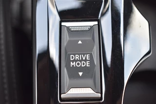 Peugeot 208 Hybrid 145 e-DCS6 GT  Navigatie | Camera V+A | Adaptieve cruise controle | Airco | PDC V+A | 8 jaar Peugeot Care garantie / 35