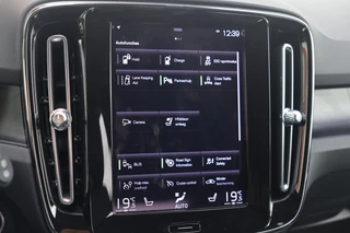 Volvo XC40 T5 Recharge Plus Dark | Stoelverwarming | Trekhaak | Parkeercamera | Leder | H/K | Pilot Assist | BLIS | Keyless / 29