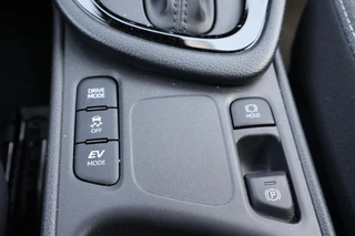 Toyota Yaris 1.5 HYBRID 115 STYLE PARK-SENSOREN BLIND-SPOT LM-VELGEN PRIVACY-GLASS LED-PAKKET AD-CRUISE APPLE/ANDROID / 20