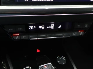 Audi Q4 e-tron 40 Launch edition S Competition 77 kWh 204 Pk | Stoelverwarming | Panorama dak | Adaptive Cruise | Matrix LED | Camera | CarPlay | 21 inch | 93.167 Km !! / 37