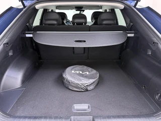 Kia EV6 Light 77.4 kWh SOH 100% | 3.000KM UNIEKE KM-STAND | KIA DEALER ONDERHOUDEN | 1E EIGENAAR | LEDEREN BEKLEDING | CAMERA | ADAPTIVE CRUISE | KIA GARANTIE TOT 10-2030 | BTW VERREKENBAAR / 13