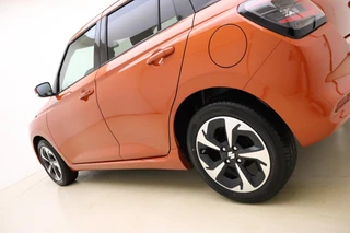 Suzuki Swift 1.2 Style Smart Hybrid / 18
