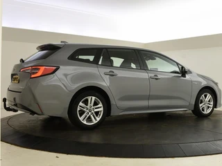 Toyota Corolla Touring Sports 1.8 Hybrid Active | Trekhaak | Stoelverw. | Navigatie / 2
