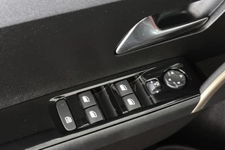 Lancia Ypsilon 1.2 Turbo Hybrid LX / 26