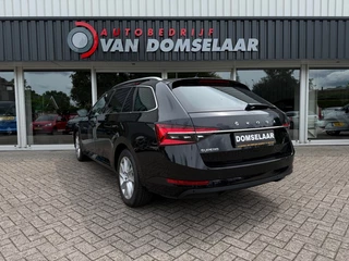 Škoda Superb COMBI 1.5 TSI ACT Business Edition - Automaat Stoelverw. Navi Camera 17inch LMV / 12
