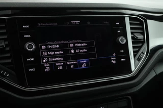 Volkswagen T-Roc 1.5 TSI 150pk DSG Sport Black Style Keyless Camera Virtual Cockpit Navigatie / 32