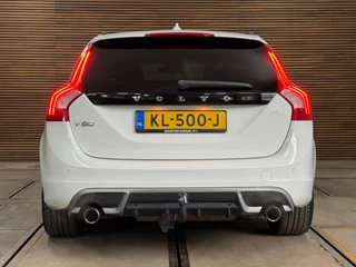Volvo V60 1.6 T4 R-Design | Navi | Trekhaak | 180PK | Winter Pack | High Performance Audio | Leder/Alcantara / 31