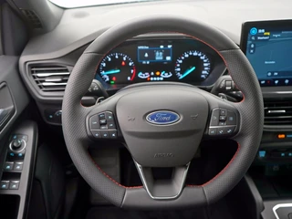 Ford Focus 1.0 Ecoboost automaat ST line X Panoramdak | Afn. Trekhaak | / 20