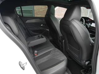 Peugeot 308 1.2 Hybrid 145 e-DCS6 GT € 6000,- DEMOVOORDEEL! | AGR stoelen | Stoel en stuurverwarming | Camera rondom | Adaptieve cruise control | Panoramadak | Afneembare trekhaak | Full led | 18 inch lichtmetalen velgen / 17