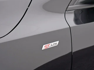 Ford Focus 1.0 Ecoboost automaat ST line X Panoramdak | Afn. Trekhaak | / 37