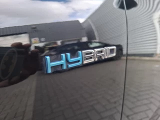 Peugeot 308 1.6 Plug-in Hybrid 180 Active Pack Business / 28