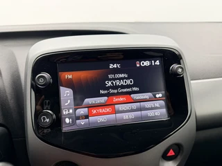 Toyota Aygo 1.0 VVT-i x-joy Automaat | ClimaTronic | Camera | Carplay&Android / 13