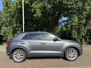Volkswagen T-Roc 1.5 TSI Style | 51.000KM !! | Camera | Trekhaak | Keyless | Adaptive | CarPlay | / 23