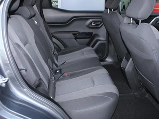 Suzuki e VITARA Select 61 kWh Adaptieve Cruise & Climate Control, Stuur- & Stoelverwarming, Parkeersensoren Voor & Achter / 37