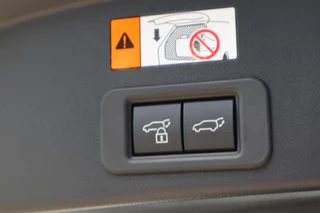 Toyota bZ4X Touring EXECUTIVE AWD 75KWH PANODAK JBL-AUDIO 1500KG TREKGEW STOELVERW/KOELING STUURVERW BLIND SPOT WARMTEPOMP EL-ACHTERKLEP / 7