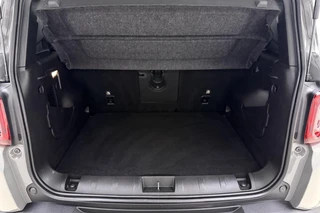 Jeep Renegade 1.3T-e Freedom Automaat | Navigatie | Trekhaak | Camera | Dakrails | Extra getint glas | Lichtmetalen velgen | Parkeerassistent / 14