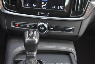 Volvo V90 2.0 T4 ADAP. CRUISE / STOEL VERW V+A + STW / WEGKLAP TREKH. / 25