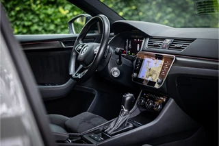 Škoda Superb Combi 1.4 TSI iV Sportline Business  Panorama Matrix ACC 360 Camera / 33
