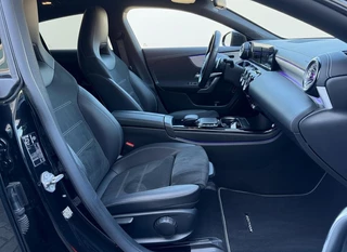 Mercedes-Benz CLA-klasse Shooting Brake 250 e AMG Line SFEERVERLICHTING - PDC - AMG - NAVI / 17