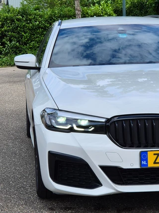 BMW 5-serie Touring 530e M Sport LED CarPlay Elek. Stoelen 100% dealer onderhouden 530e Business Edition Plus / 40