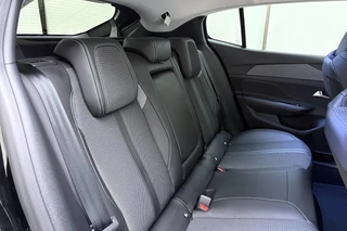 Peugeot 408 1.2 Hybrid 145 e-DCS6 Allure | Adaptive Cruise Control | Camera | Full LED | 19'' Lichtmetalen velgen | Climate Control | Navigatie | Apple Carplay & Android Auto | Keyless Entry & Start / 15