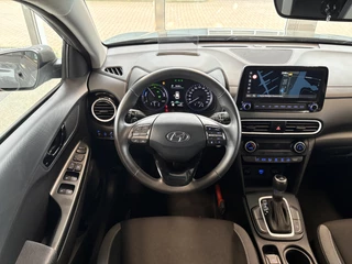 Hyundai Kona 1.6 GDi HEV Fashion Automaat  KRELLAUDIO/CAMERA/DODEHOEK/KEYLESS/NAVI/HUD/ADAPT.CRUISE / 2