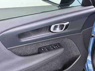 Volvo C40 Recharge Core 69 kWh SOH 93%|VOLVO DEALER ONDERHOUDEN| ACHTERUITRIJCAMERA| PANORAMADAK| STOEL + STUURVERWARMING| RIJKLAARPRIJS INCL. 12 MAANDEN BOVAG GARANTIE| / 17