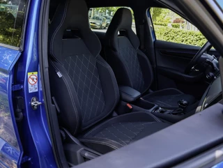 Skoda Karoq 1.5 TSI Sportline 150PK DSG Camera ACC Navi Stoel/Stuurverw. Race Blue 19 inch / 28