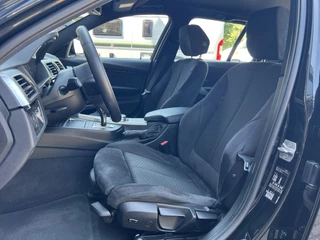 BMW 3 Serie Touring 318i Executive  | M-Sport Edition | LED | Alcantara | Cruise | Airco | Stoelverw. | / 17