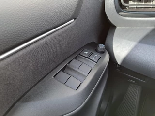 Toyota Yaris 1.5 Hybrid 115 First Edition LM-VELGEN AD-CRUISE NAVI CAMERA PRIVACY-GLASS / 12