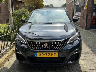 Peugeot 3008 1.2 PureTech Blue Lease Executive / 6