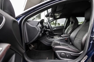 Mercedes-Benz GLA 180 Business Solution AMG | NL Auto | 19" | Camera / 10