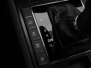 Škoda Superb 1.4 TSi 218 Pk iV Sportline Business | Panoramadak | Adaptive Cruise | Stuur/Stoel Verwarming | CarPlay | 19 Inch | 89.796 Km !! / 34