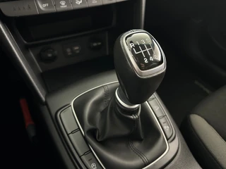 Hyundai Kona 1.0 T-GDI Fashion Navigatie | Cruise Control | Trekhaak / 18