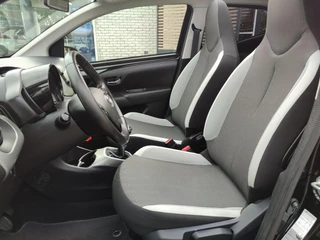Toyota Aygo 1.0 VVT-i X-WAVE CABRIO / 11