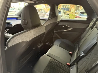 Peugeot 3008 1.2 Hybrid 136 GT | Full LED | Elektr. achterklep | Stoel- & stuurverwarming | Achteruitrijcamera | Keyless | Adaptieve Cruise / 17