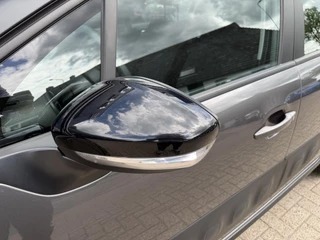 Citroen C3 1.2i Feel Edition | Navigatie | Cruise Control | Climate Control | Mistlampen | Parkeersensoren | Apple Carplay / Android Auto | Airbumps | Elektrisch Pakket | Multifunctioneel Stuurwiel | Zwart Dak | / 12