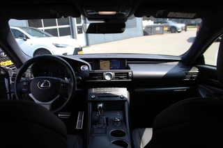 Lexus RC 300h F SPORT Line NL-AUTO CRUISE TRIPLE-LED STOELVENT BLIND-SPOT 19" LM-VELGEN / 36