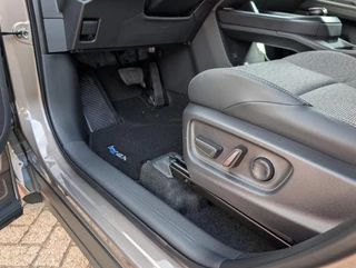 Toyota bZ4X Touring Dynamic 75 kWh NIEUW DIRECT LEVERBAAR! 360 CAMERA STOEL/STUURVERW WARMTEPOMP BLIND SPOT EL-ACHTERKLEP KEYLESS PARK-SENSOREN APPLE/ANDROID / 8