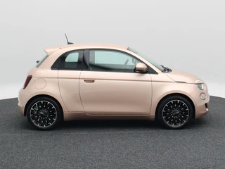 Fiat 500 3+1 Icon 42 kWh | Navigatie | Climate Controle | 17 Inch | Parkeersensoren | Bluetooth | 40.959 Km!! / 9